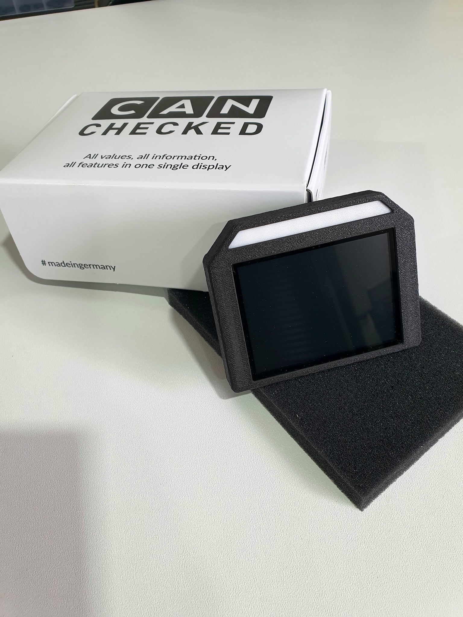 MFD32S Gen.2 Universal 3.2" Display with Shift Flash CANchecked